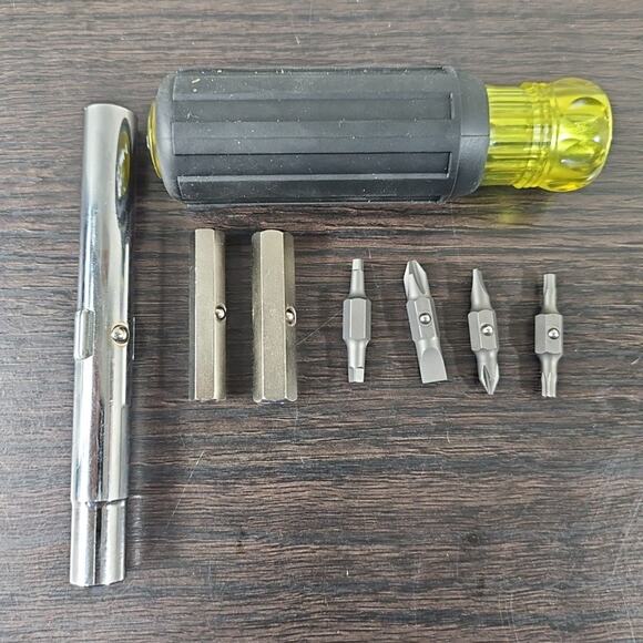 KLEIN TOOLS 11-in-1 MULTI-BIT SCREWDRIVER/NUT DRIVER 32500 - Picture 2 of 4